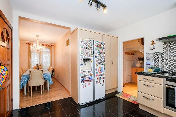 3 Bedroom Terraced House For Sale In Appleby Road, London, E16