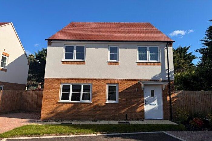 3 Bedroom Property To Rent In Pines Close, Northampton, NN2