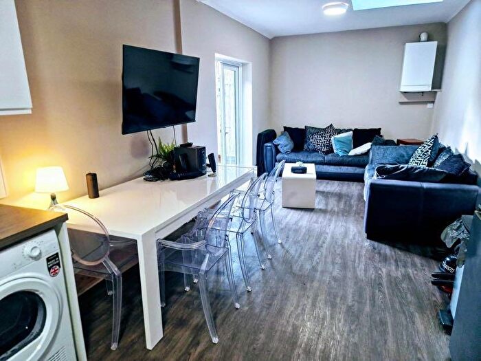 7 Bedroom Semi-Detached House To Rent In **£pppw Excl Bills** Douglas Road, Nottingham, NG7