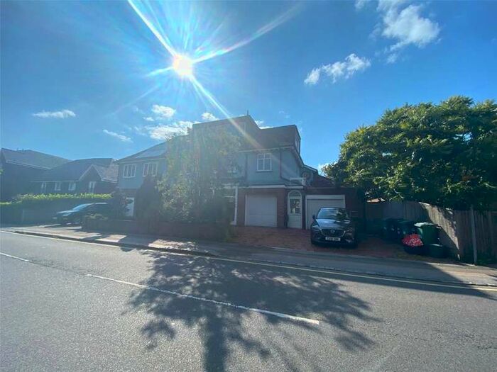 2 Bedroom Apartment To Rent In Ladbroke Road, Redhill, Surrey, RH1