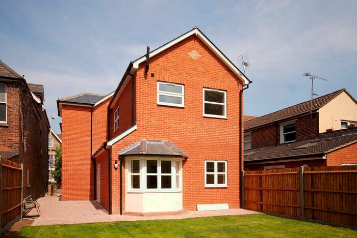 2 Bedroom Flat To Rent In Farnham Road, Guildford, GU2