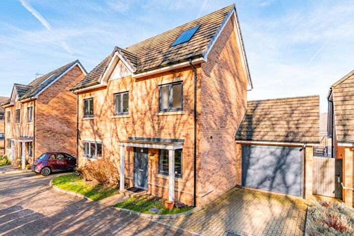 4 Bedroom Detached House For Sale In Victoria Close, Welwyn Garden City, Hertfordshire, AL7