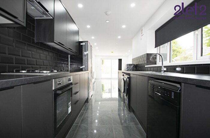 7 Bedroom House To Rent In Miskin Street, Cathays, CF24