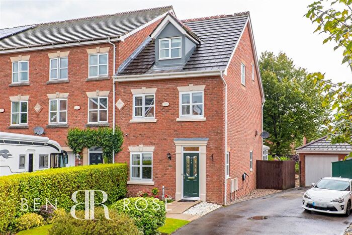 3 Bedroom End Of Terrace House For Sale In Forsythia Drive, Clayton-Le-Woods, Chorley, PR6