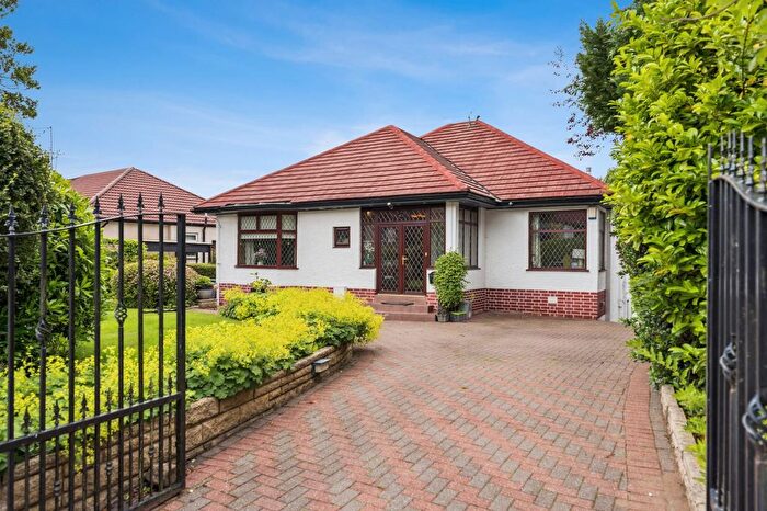 4 Bedroom Bungalow For Sale In South Road, Busby, G76