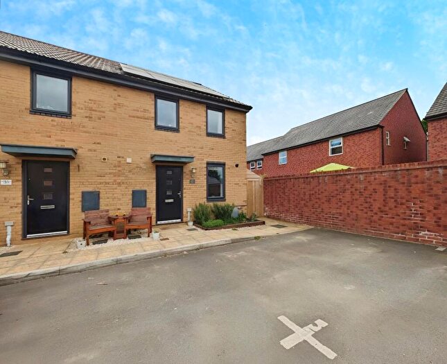 3 Bedroom Semi-Detached House For Sale In Webb Crescent, Yate, Bristol, BS37