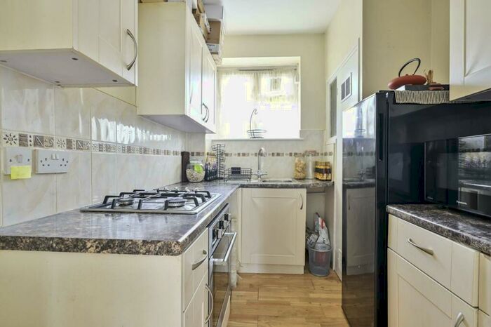 Studio To Rent In Penrose House, Elephant And Castle, London, SE17