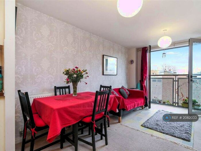 1 Bedroom Flat To Rent In Shale Court, London, E15