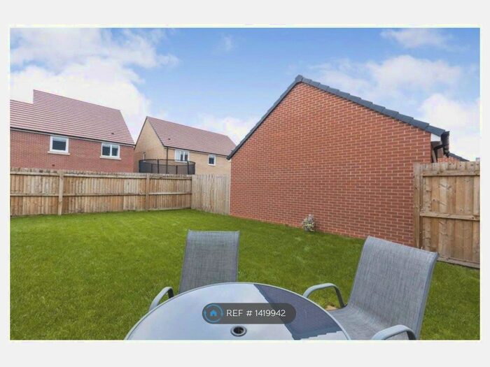 3 Bedroom Detached House To Rent In Magpie Crescent, Nottingham, NG2