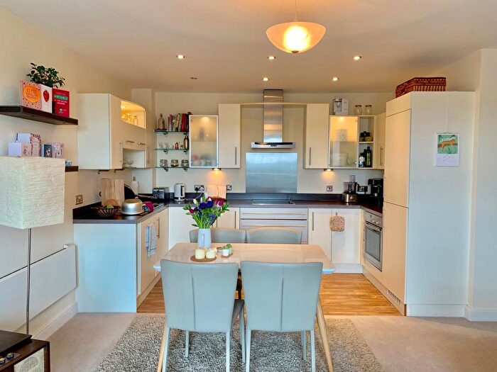 2 Bedroom Apartment To Rent In Admiral House, Castle Quay Close, Nottingham, NG7