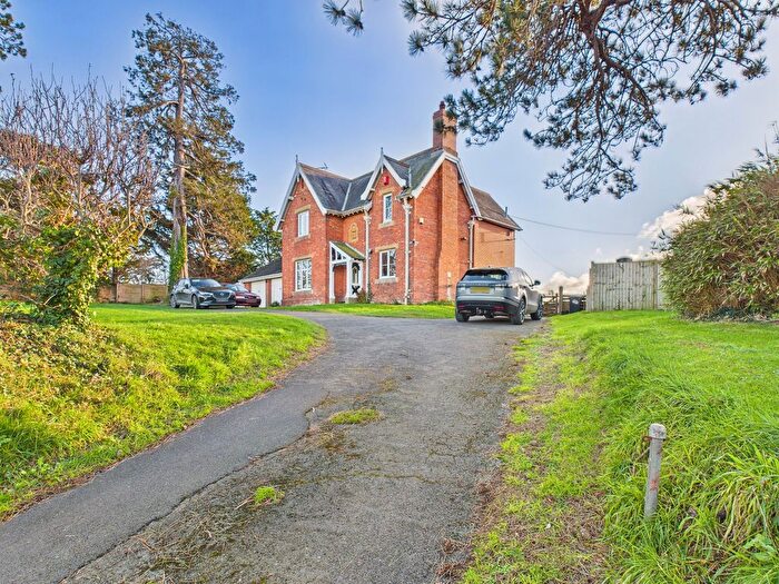 3 Bedroom Detached House For Sale In Sandford Hill, Bridgwater, TA5