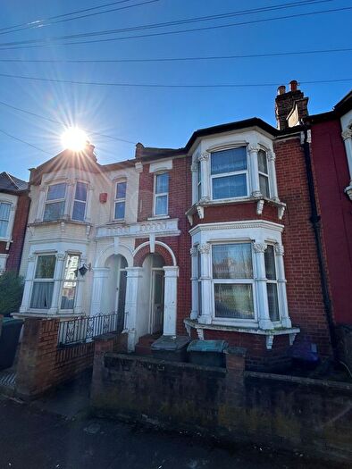 4 Bedroom Terraced House To Rent In Cranbrook Park, London, N22