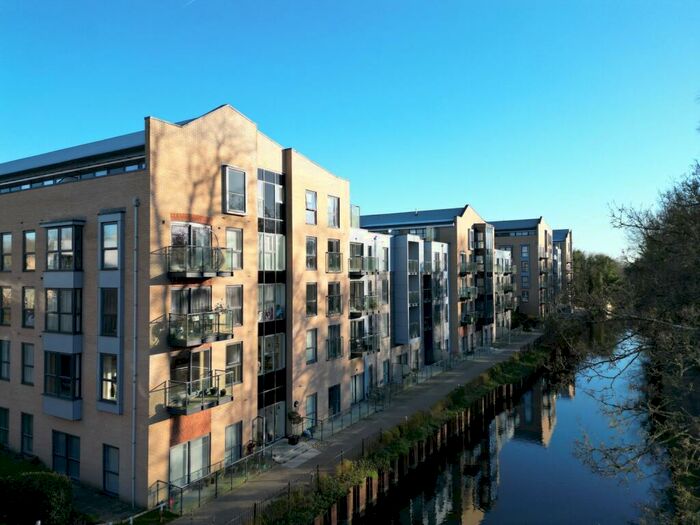 2 Bedroom Flat To Rent In The Embankment, Nash Mills Wharf, Hertfordshire, HP3