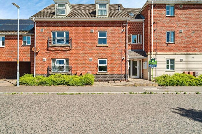 2 Bedroom Flat For Sale In Bullfinch Drive, Harleston, IP20