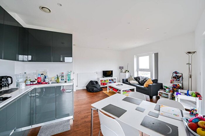 2 Bedroom Flat To Rent In Duncombe House, Woolwich Riverside, London, SE18