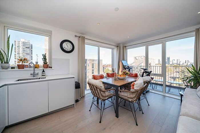 2 Bedroom Flat For Sale In Wyndham Road, Camberwell, SE5