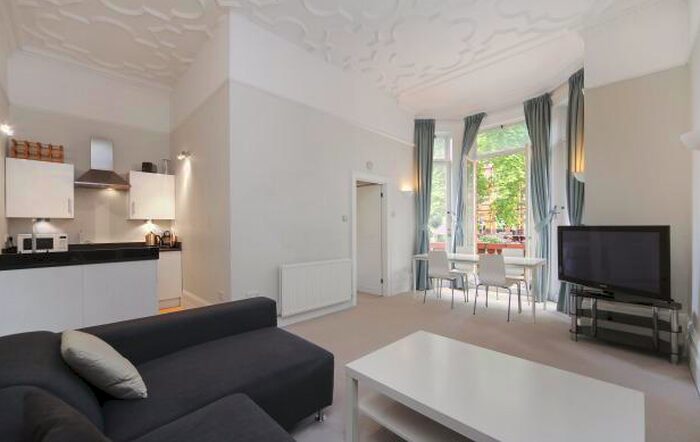 1 Bedroom Flat To Rent In Lower Sloane Street, Chelsea, SW1W