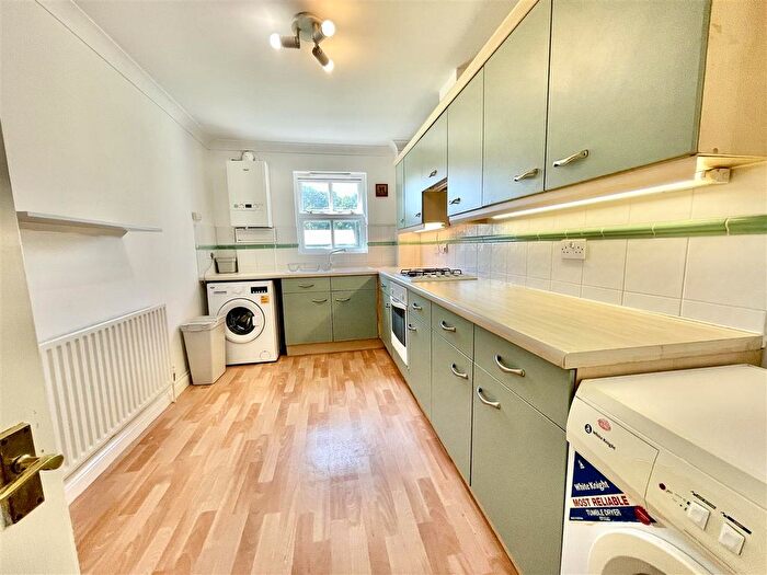 2 Bedroom Flat To Rent In Enversham Court, Pearfield Road, Forest Hill, London, SE23