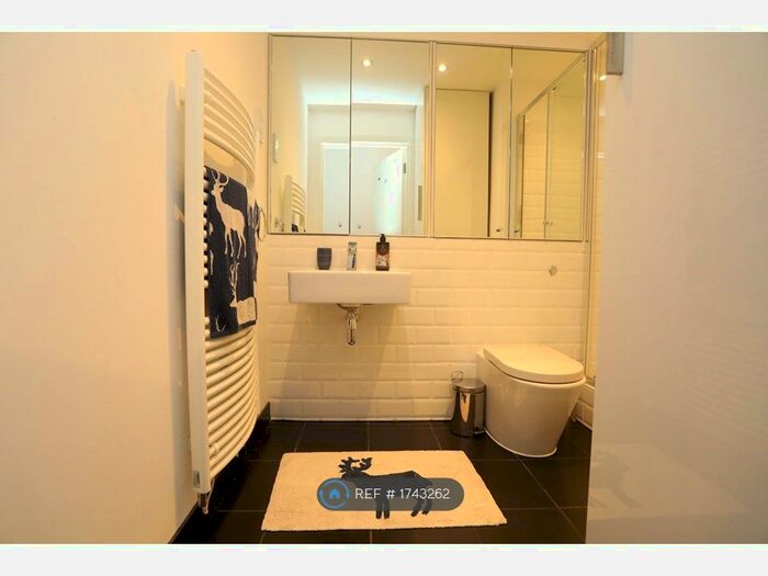 2 Bedroom Flat To Rent In Copenhagen Street, London, N1