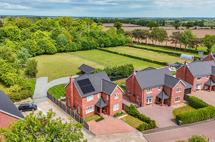 4 Bedroom Detached House For Sale In Church Farm Close, Bramerton, NR14