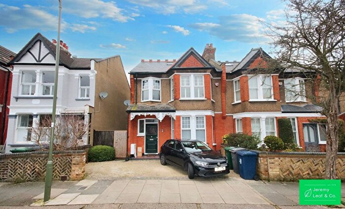 4 Bedroom Property To Rent In Goldsmith Road, London, N11