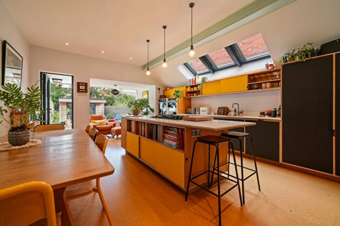 4 Bedroom Terraced House For Sale In Harlesden Gardens, Kensal Green, London, NW10