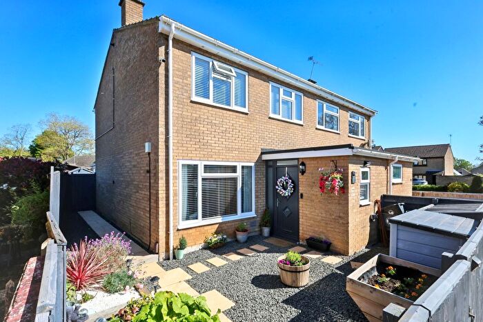 3 Bedroom Terraced House For Sale In Arkell Avenue, Carterton, OX18