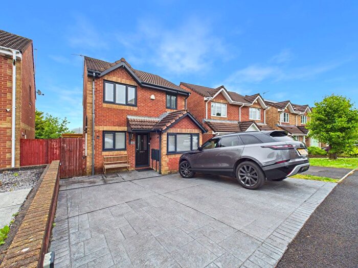 3 Bedroom Detached House For Sale In Heol Gwanwyn, Llansamlet, SA7
