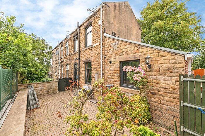 1 Bedroom Semi Detached House For Sale In Mayfield Place, Dewsbury, WF13