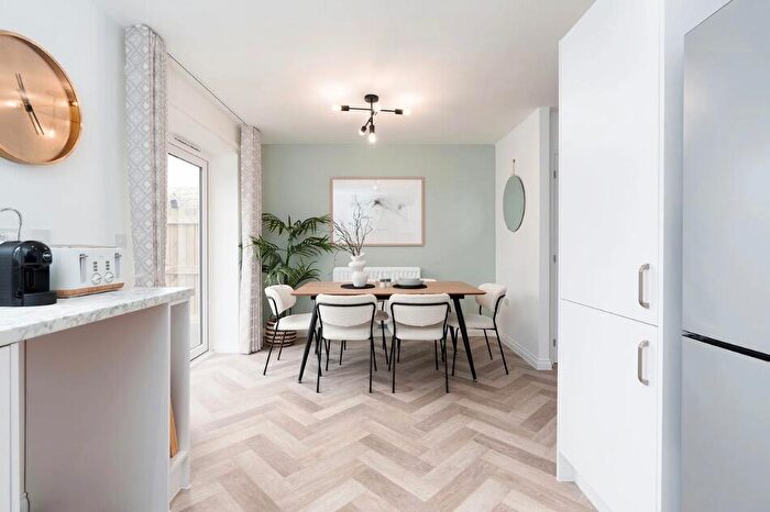 3 Bedroom Semi-Detached House For Sale In Woodlark Place, Finningley, DN9