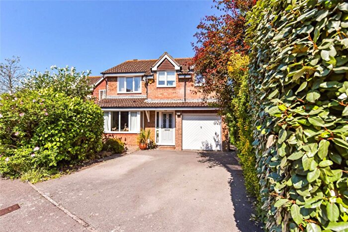 4 Bedroom Detached House For Sale In Stanbury Close, Bosham, Chichester, PO18
