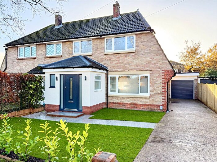 3 Bedroom Semi-Detached House For Sale In Chaplains Avenue, Waterlooville, Hampshire, PO8