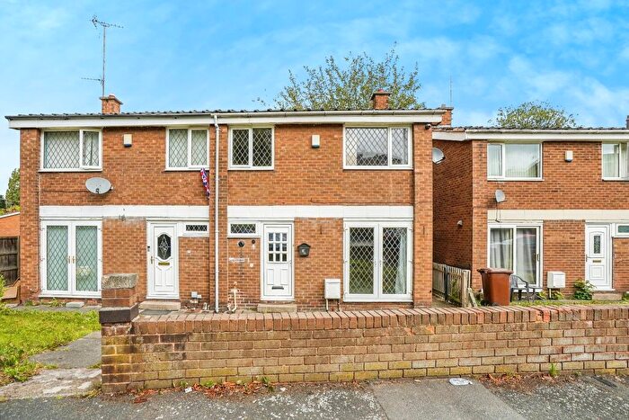 3 Bedroom Semi-Detached House For Sale In Starwort Close, Pontefract, WF8