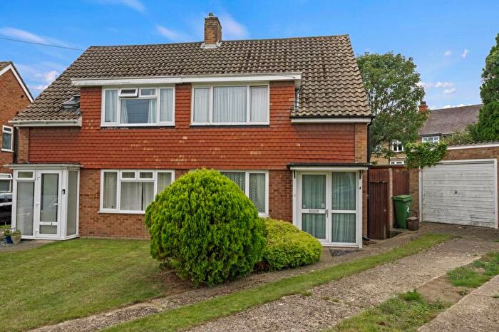 3 Bedroom Semi-Detached House For Sale In Repton Close, Carshalton, SM5