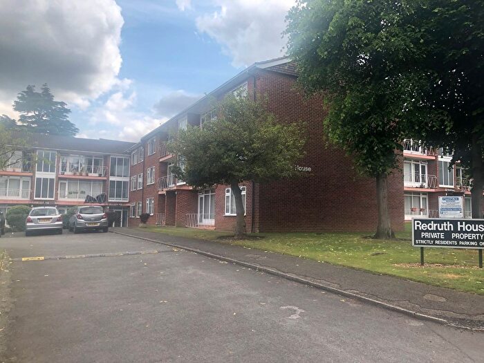 2 Bedroom Flat To Rent In Grange Road, Sutton, SM2