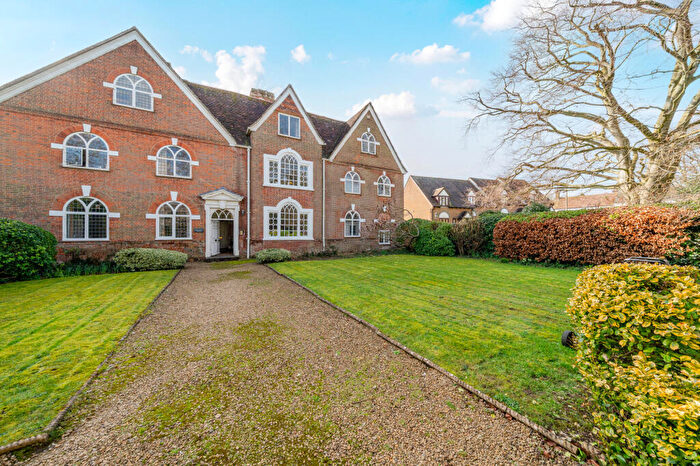 3 Bedroom Flat For Sale In Parsonage Lane, Hungerford, RG17