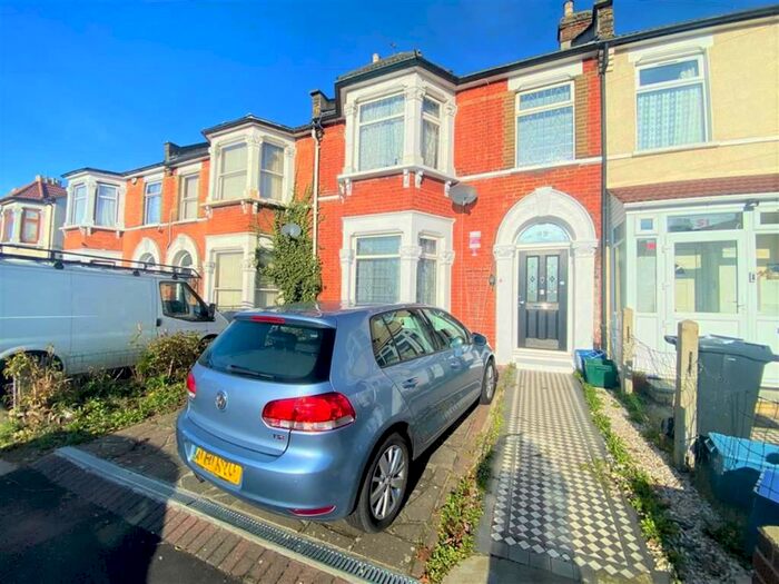 5 Bedroom Property To Rent In Percy Road, Ilford, Essex IG3