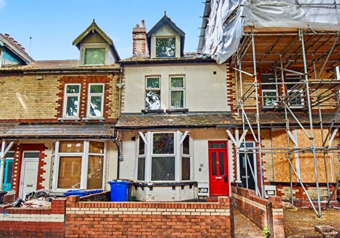 4 Bedroom Terraced House For Sale In Vaughan Avenue, Doncaster, South Yorkshire, DN1