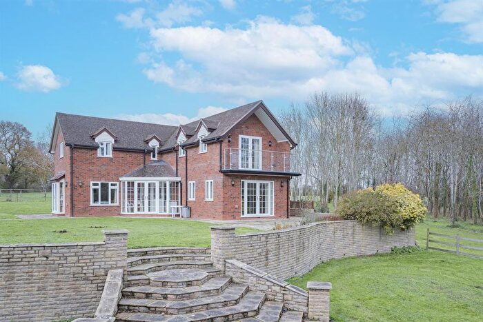4 Bedroom Detached House For Sale In Willow End Farm Cottage, Blackmore Park Road, Malvern, Worcestershire, WR13