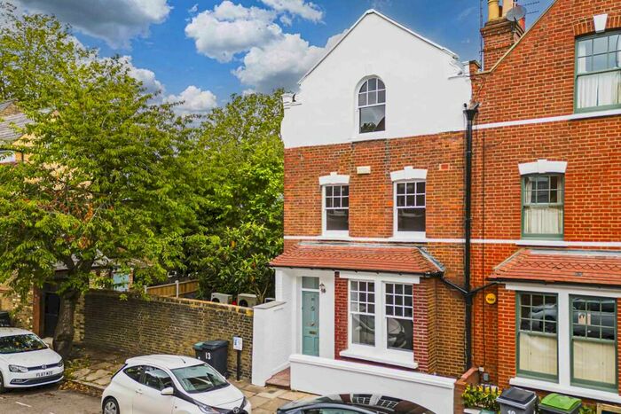 4 Bedroom End Of Terrace House To Rent In North Hill Avenue, London, N6