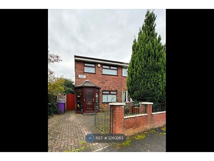 3 Bedroom Semi-Detached House To Rent In Lloyd Close, Liverpool, L6