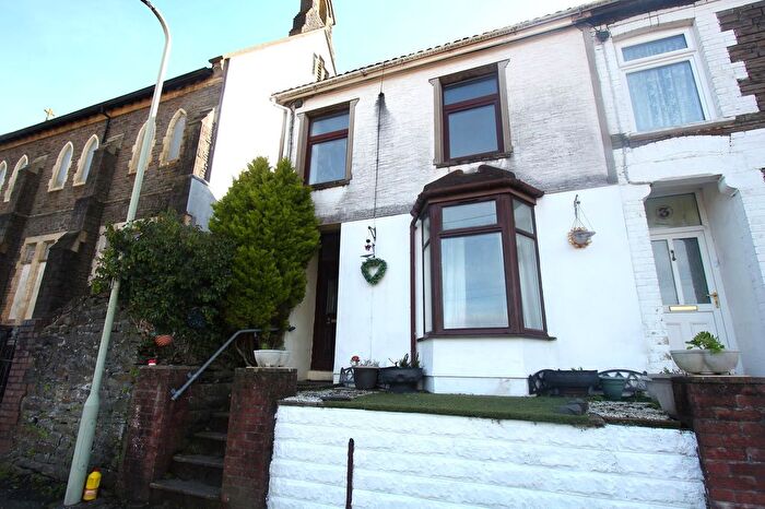 3 Bedroom End Of Terrace House For Sale In Bodwenarth Road, Cilfynydd, Pontypridd, CF37