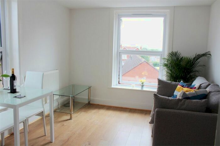 1 Bedroom Flat To Rent In Cheddon Road, Taunton TA2