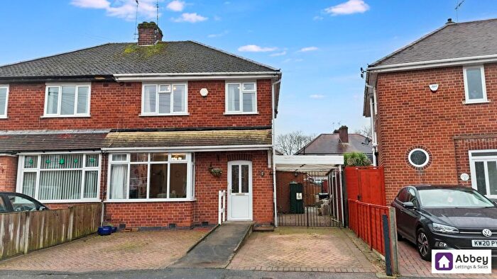 4 Bedroom Semi Detached House For Sale In Bembridge Close, Leicester, LE3