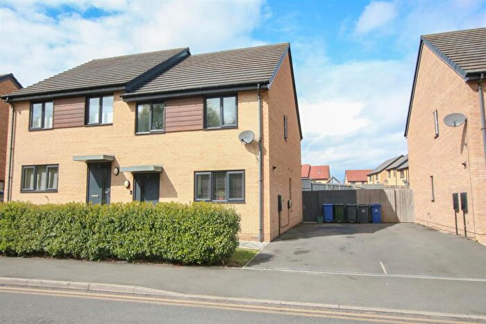 3 Bedroom Semi-Detached House For Sale In Roberts Road, Edlington, Doncaster, DN12