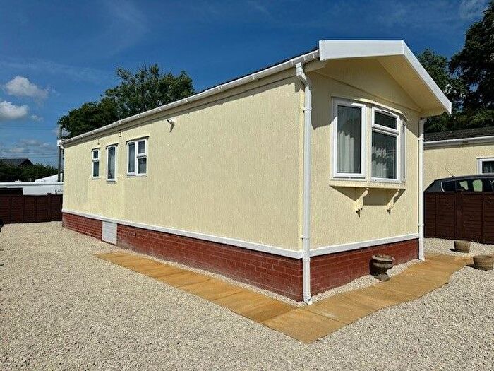 2 Bedroom Mobile/park Home For Sale In Crossways Park, Llandrindod Wells, LD1