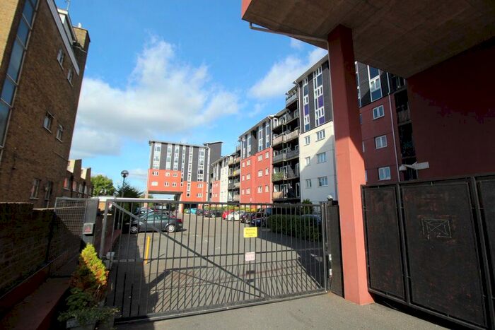 2 Bedroom Flat To Rent In Lower Southend Road, Wickford SS11