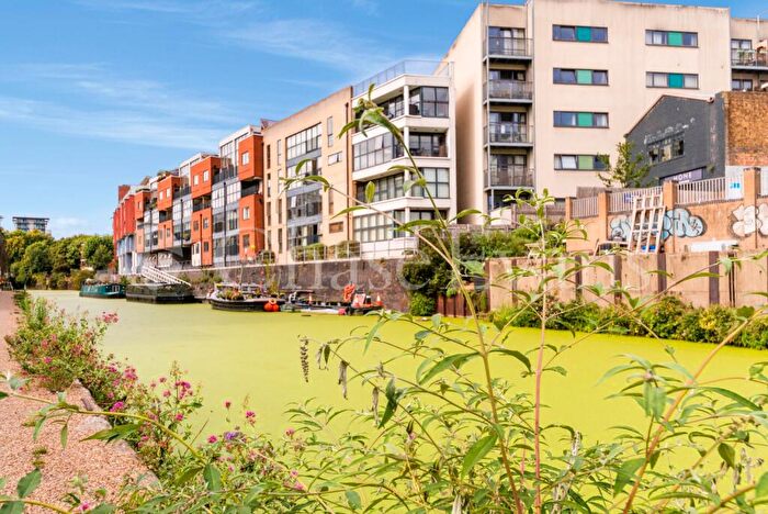 1 Bedroom Flat To Rent In Copenhagen Place, Limehouse, London, E14
