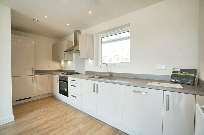 2 Bedroom Apartment To Rent In Genome Close, Cambridge, Cambridgeshire, CB3