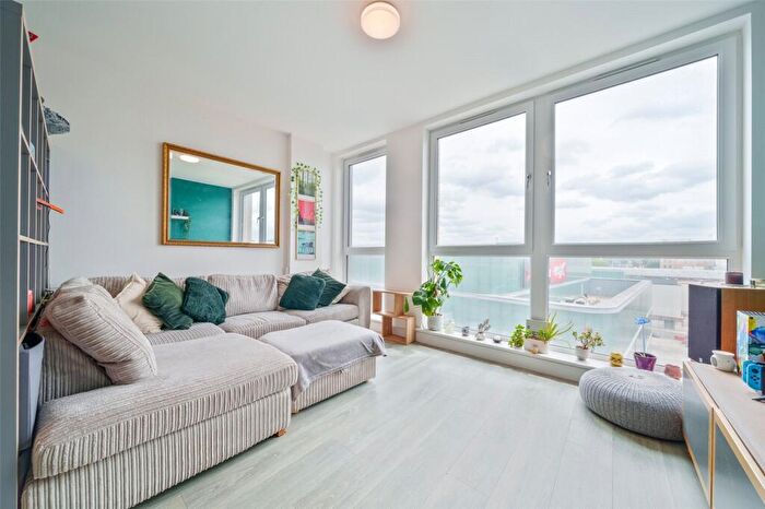 1 Bedroom Apartment For Sale In The Ring, Bracknell, Berkshire, RG12